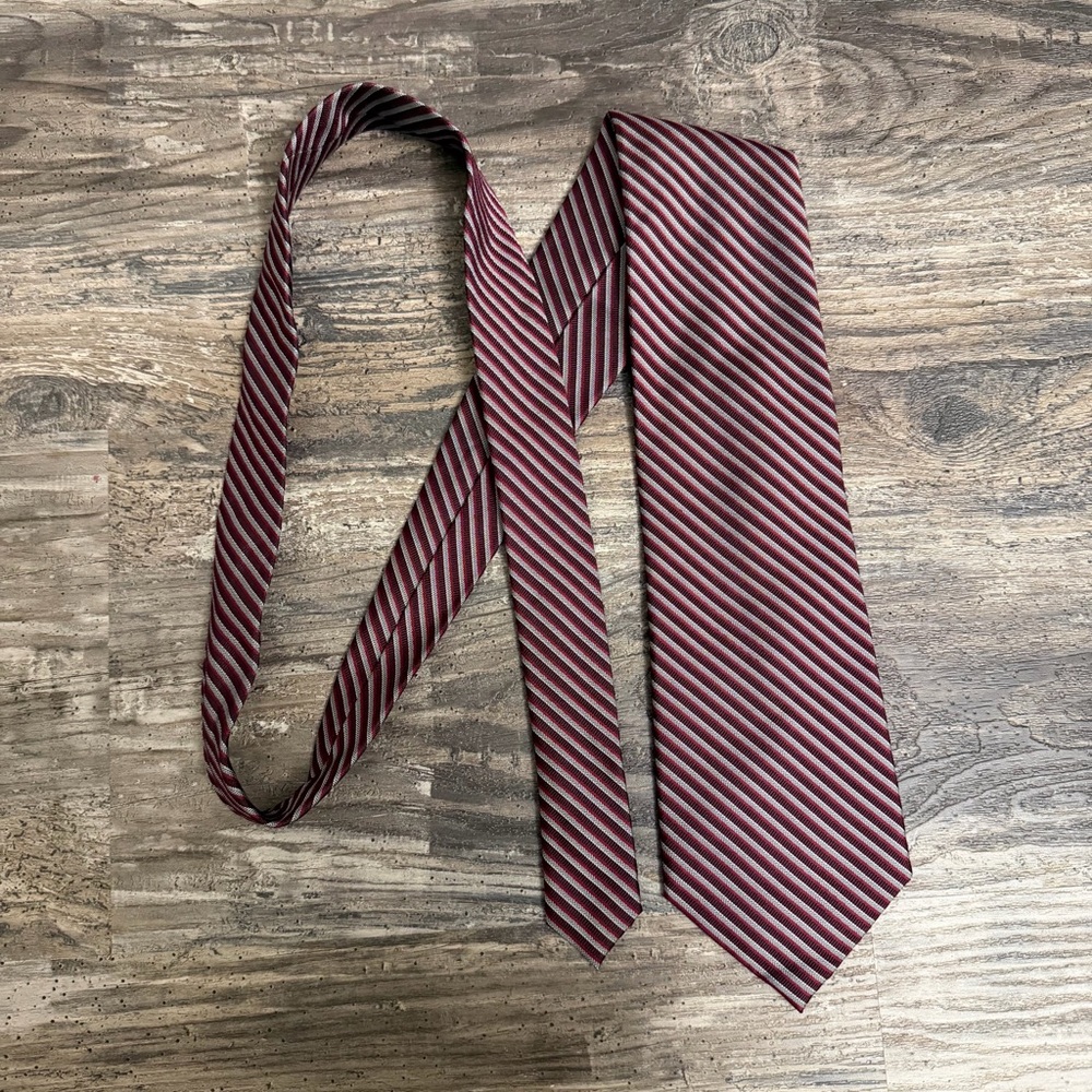 Claiborne Classic Men's Burgundy Silver Striped 100% Silk Tie